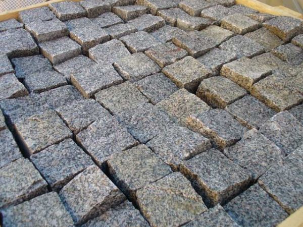 Брусчатка колотая из гранита